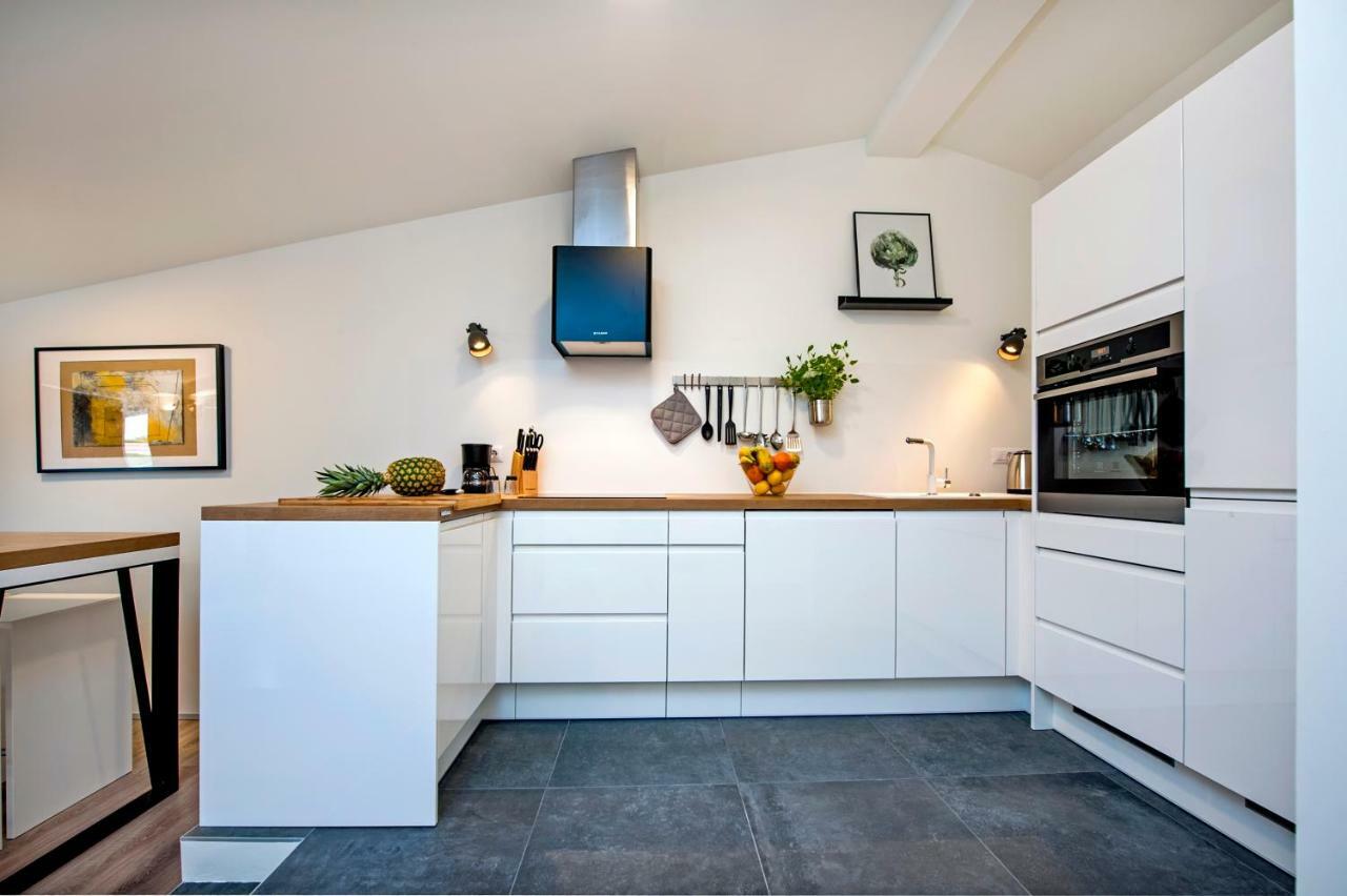 רוביני Lakovich Sea View Apartments מראה חיצוני תמונה