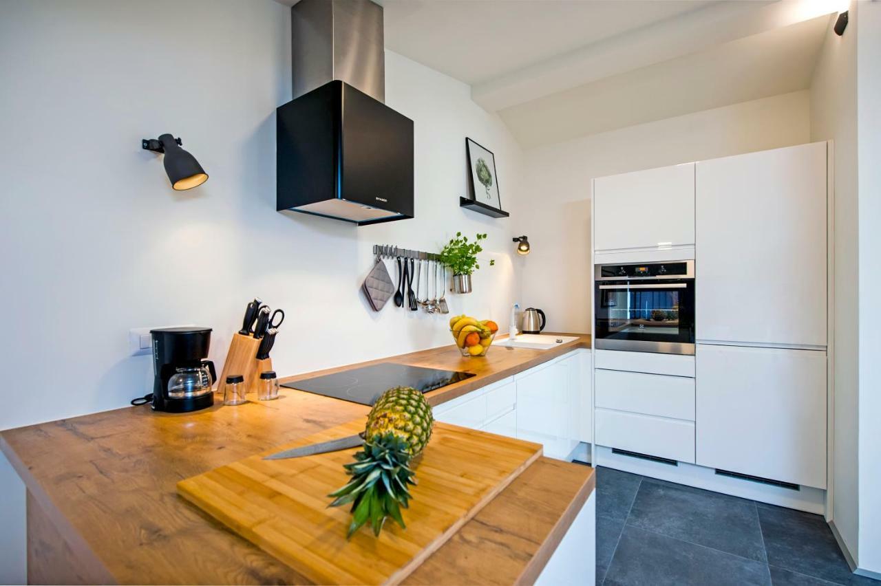 רוביני Lakovich Sea View Apartments מראה חיצוני תמונה