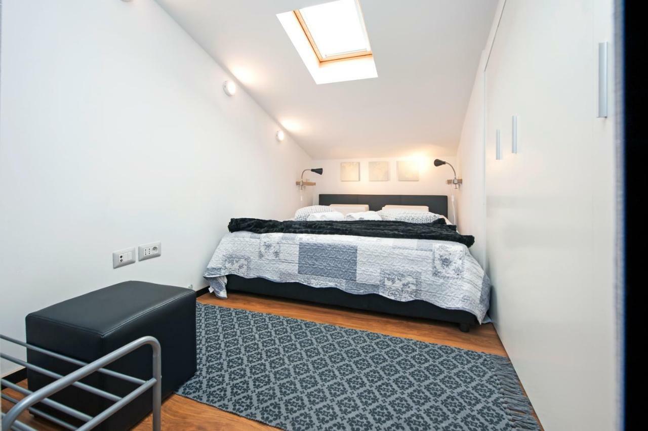 רוביני Lakovich Sea View Apartments מראה חיצוני תמונה