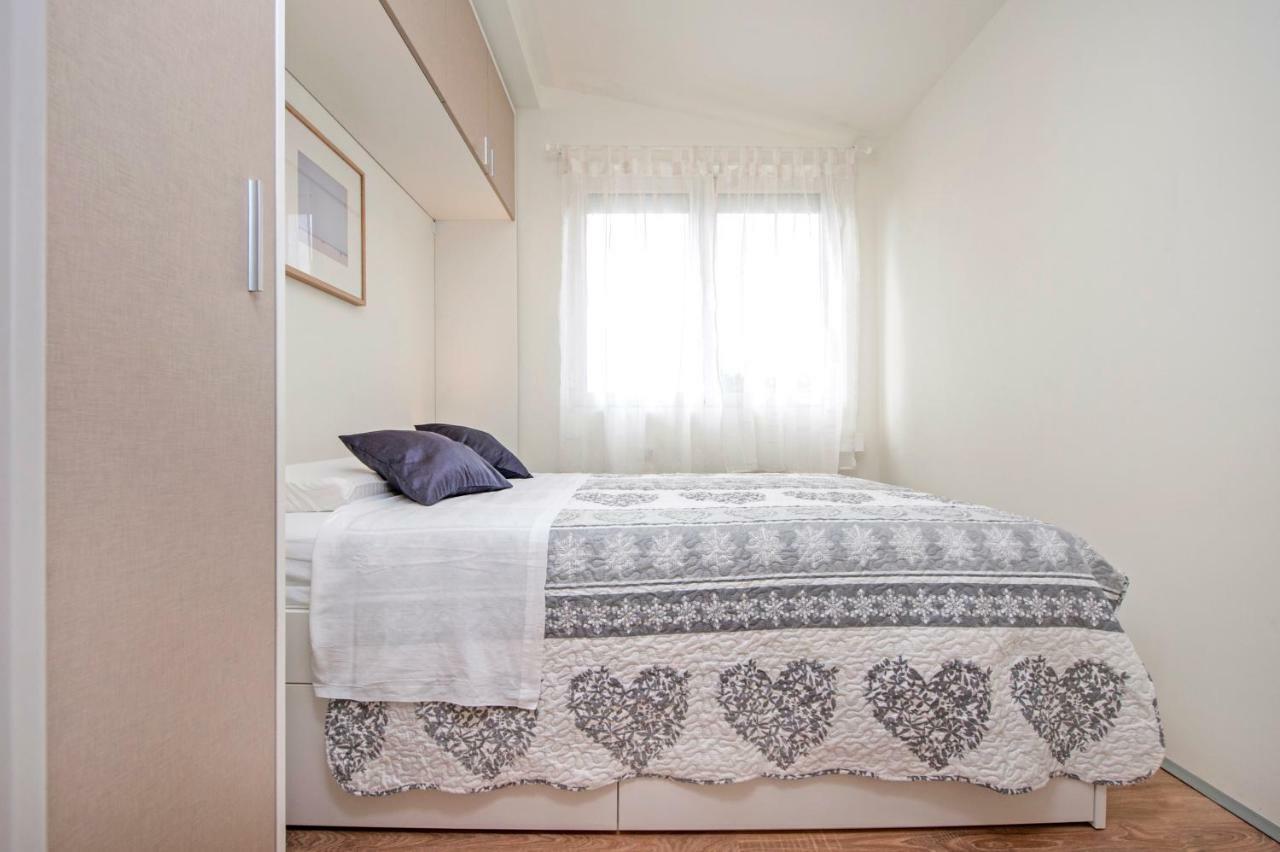 רוביני Lakovich Sea View Apartments מראה חיצוני תמונה