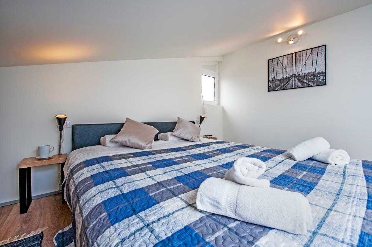 רוביני Lakovich Sea View Apartments מראה חיצוני תמונה
